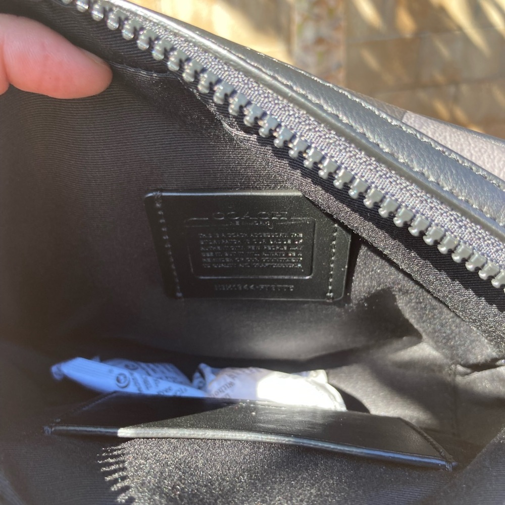 Brand new coach travel or make up bag - Picture 7 of 8